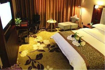 Jinyue Business Hotel Yichuan  Экстерьер фото